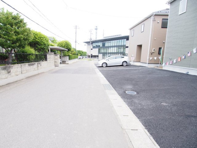 【前面道路含む現地写真】 | Cradle garden　国見町藤田　第３　１号棟 | 北側、5mの道路に接しています◎