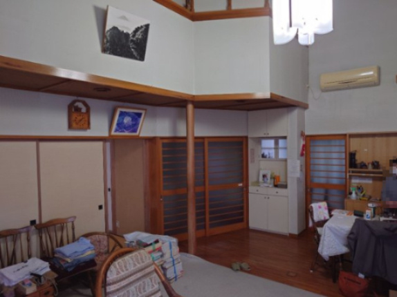四ヶ所中古住宅の居間・リビング
