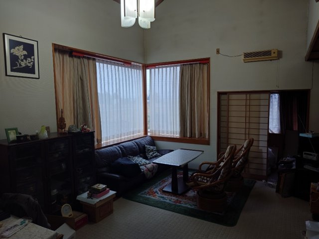 四ヶ所中古住宅の居間・リビング