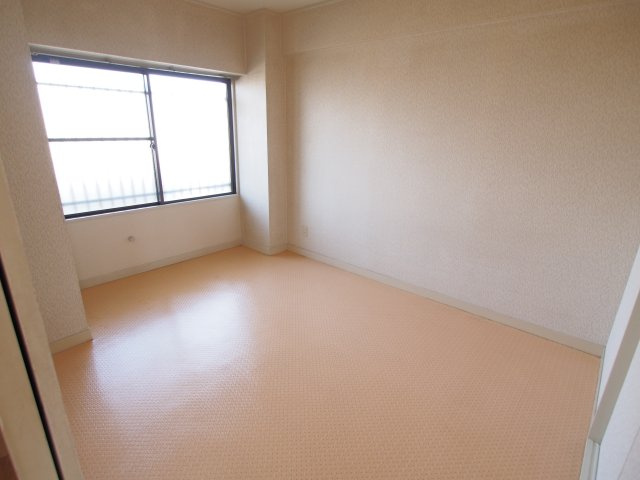 コーポ伊藤の洋室