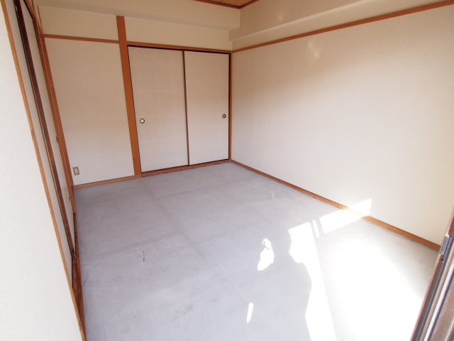 コーポ伊藤の和室
