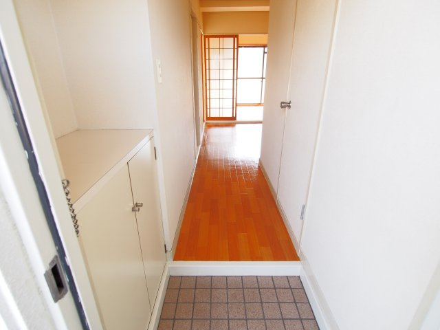 コーポ伊藤の玄関