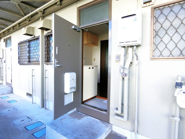 メゾン田中Cの玄関