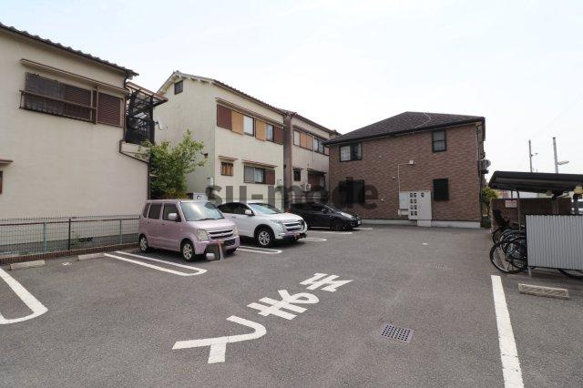 パルレジデンスの駐車場