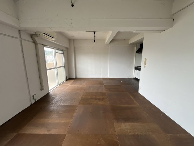 ビラ土山の居間・リビング