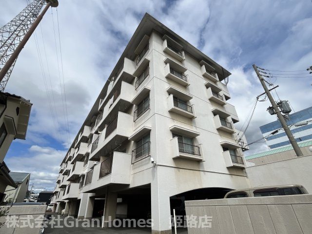 ビラ土山の外観