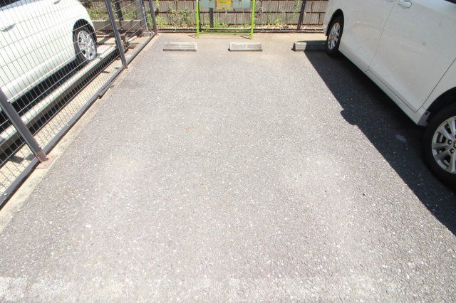 コンフォリアたまプラーザの駐車場