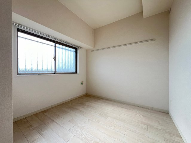 プレサンス難波ヴィータの洋室
