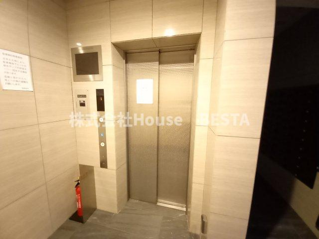 プレサンス兵庫駅前のロビー