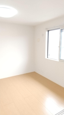 【居間・リビング】 | アムール常盤 | こちらの居間で趣味の時間をお楽しみください