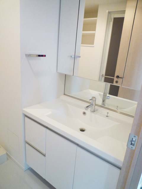 メゾンカルム本郷の独立洗面台|※写真は同タイプの別室になります