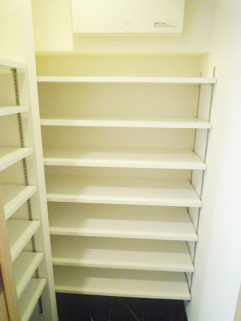 メゾンカルム本郷の収納|※写真は同タイプの別室になります