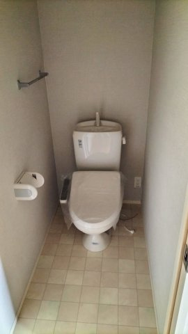 リエールB　（家賃半額補助対象物件）のトイレ|清潔感のあるトイレです