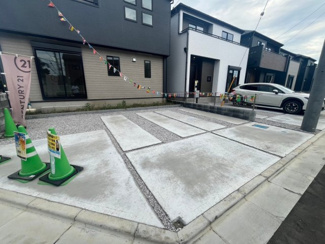 【前面道路含む現地写真】