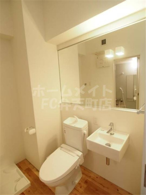 【トイレ】 | JJCOURT市元 | 温水洗浄付き便座です