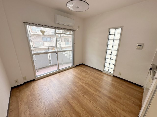 神宮吉田マンションの居間・リビング