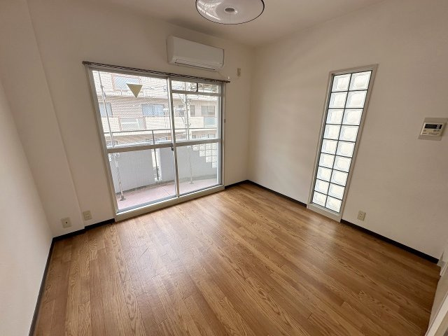 神宮吉田マンションの居間・リビング