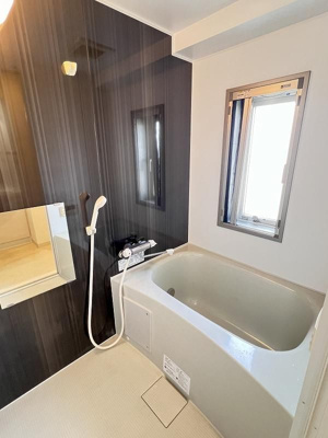 【浴室】 | ウインステージ箱崎Ⅱ | 別号室の写真になります。現況優先。