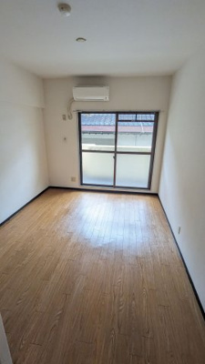 【居間・リビング】 | コリール白木原 | 別号室の写真になります。現況優先。