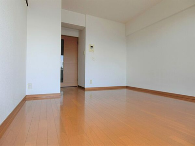 【洋室】 | ピュアドーム箱崎ステーション | 別号室の写真になります。現況優先。