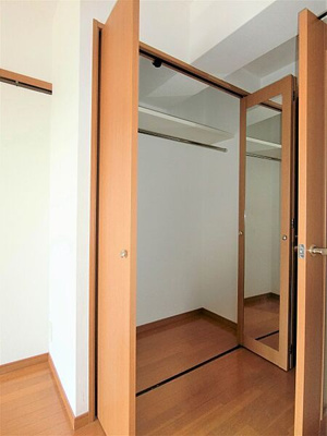 【収納】 | ピュアドーム箱崎ステーション | 別号室の写真になります。現況優先。