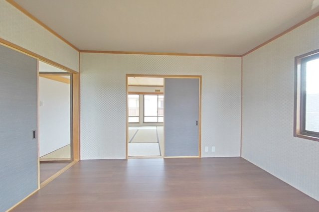６３３１５　瑞穂市穂積中古戸建ての洋室