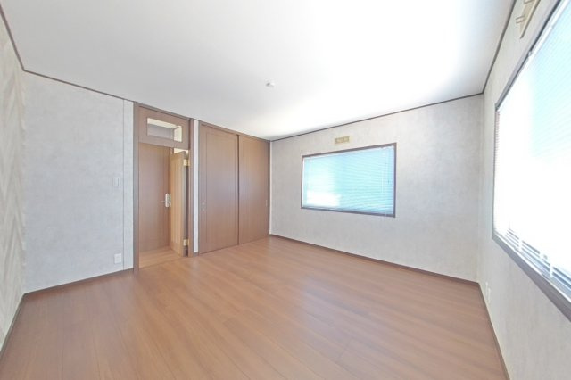 ６３３１５　瑞穂市穂積中古戸建ての洋室