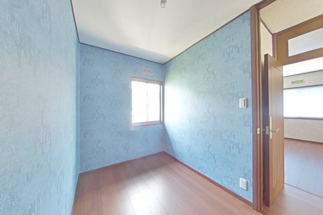 ６３３１５　瑞穂市穂積中古戸建ての内装|納戸