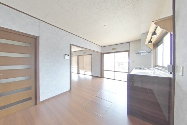 ６３３１５　瑞穂市穂積中古戸建てのキッチン