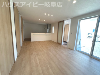 【居間・リビング】 | 岐阜市長良新築建売全2棟！お車スペース3台可能！SIC・WICあります♪インナーバルコニー！ | 岐阜市長良新築建売全2棟！お車スペース3台可能！SIC・WICあります♪インナーバルコニー！