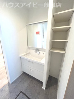 【独立洗面台】 | 岐阜市長良新築建売全2棟！お車スペース3台可能！SIC・WICあります♪インナーバルコニー！ | 岐阜市長良新築建売全2棟！お車スペース3台可能！SIC・WICあります♪インナーバルコニー！