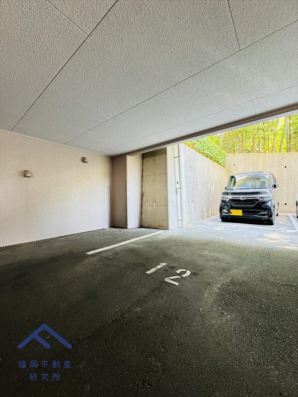エイルスクエア長住南の駐車場
