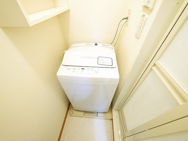 レオパレスエザーンスⅡの設備|洗濯機完備