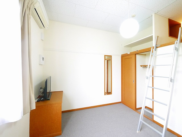 レオパレスエザーンスⅡの寝室|寝室にいかがでしょうか