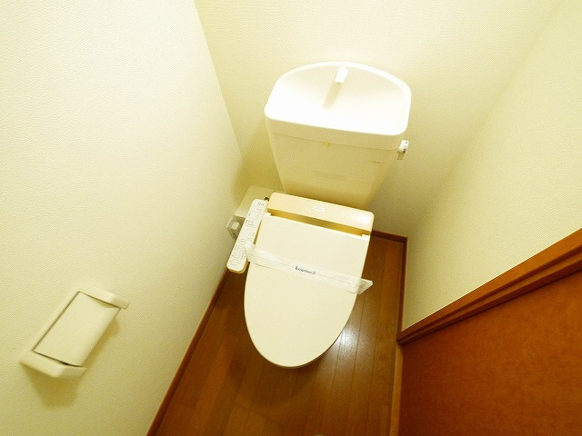 レオパレスエザーンスⅡのトイレ|トイレもきれいです