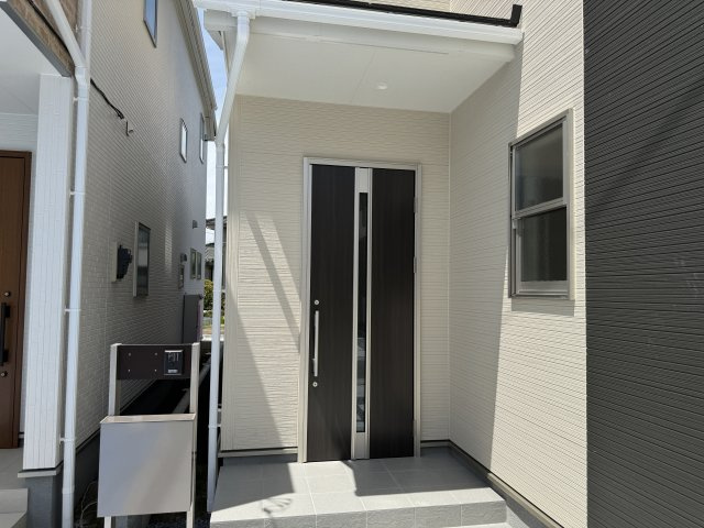 八潮市緑町１丁目新築戸建（緑町第６）のエントランス|エントランス・玄関ポーチ