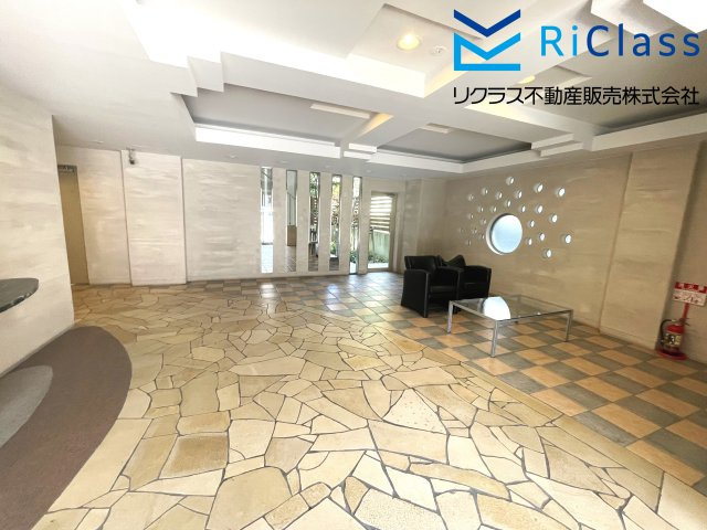 ワコーレエクセレント湊川のエントランス|清潔なエントランスです