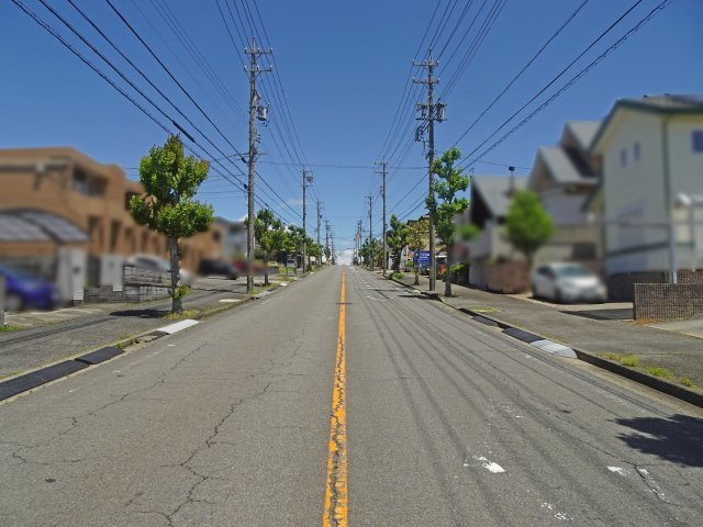 【前面道路含む現地写真】 | 桑名市野田３丁目　住宅用地 | 前面道路