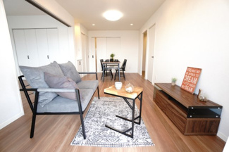 【居間・リビング】 | 【上質リノベ】クレアガーデン高須A棟 | 室内（2024年8月23日10：00頃）撮影