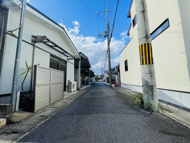 松尾万石町|前面道路は４ｍ！　車通りも少なくお子様などにも安心です♪