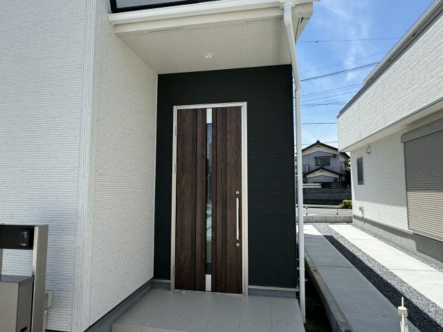 八潮市緑町１丁目新築戸建（緑町第６）のエントランス|エントランス・玄関ポーチ