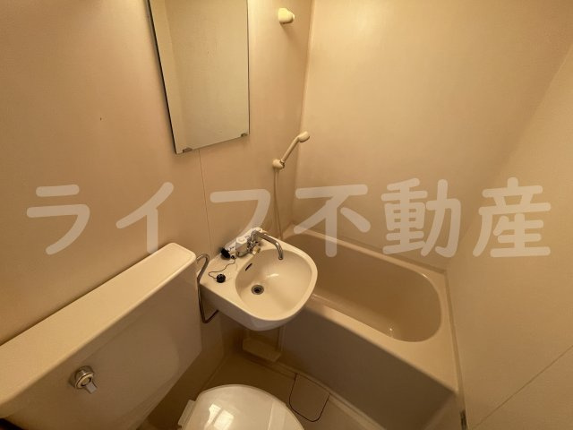ハーモニーハイツ石井の浴室|落ち着いた空間のお風呂です