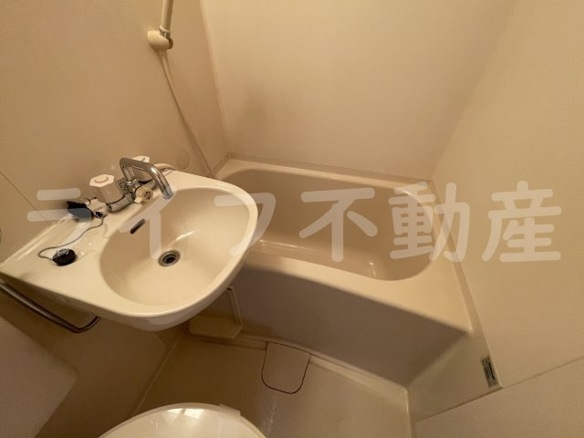 ハーモニーハイツ石井の浴室|ゆったり過ごせるお風呂です