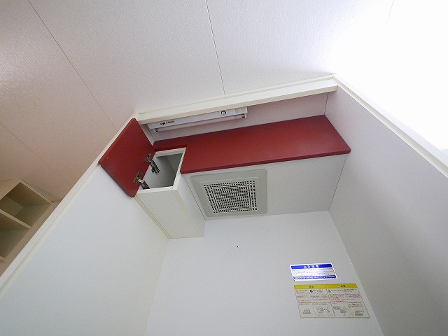 レオパレスＭａｒｊｏｒａｍのキッチン|コンパクトなキッチンで掃除もラクラク