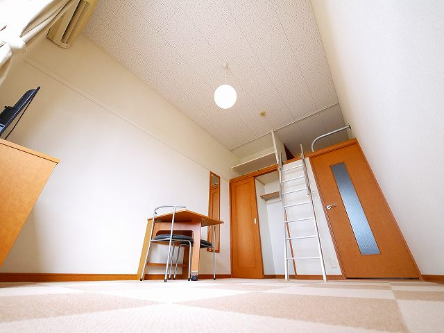 レオパレスＭａｒｊｏｒａｍの居間・リビング|こちらの居間で趣味の時間をお楽しみください