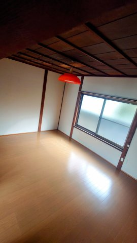 三番町貸アパートの洋室