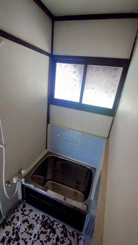 三番町貸アパートの浴室