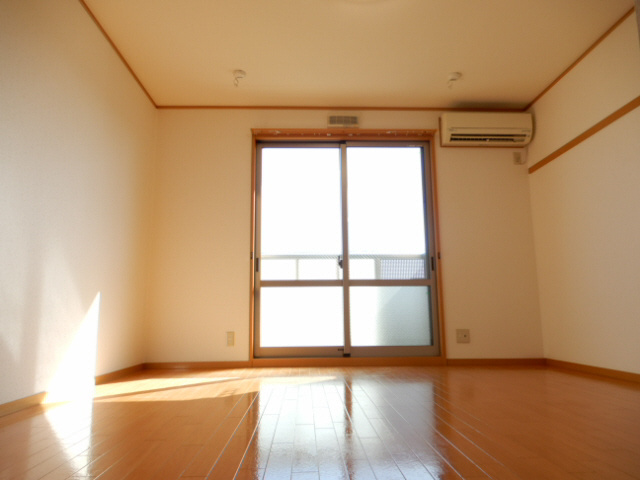 コンフォート小山Bの居間・リビング