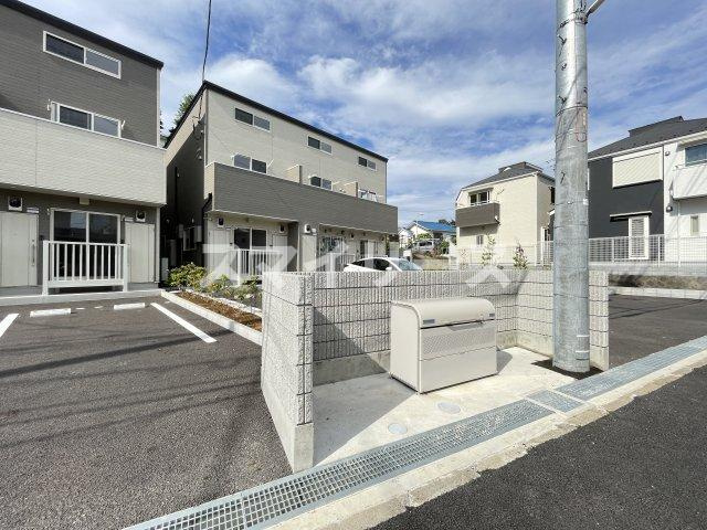 Like高野山C棟の駐車場
