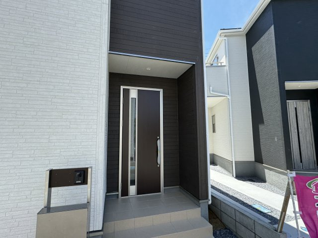 八潮市緑町１丁目新築戸建（緑町第６）のエントランス|エントランス・玄関ポーチ
